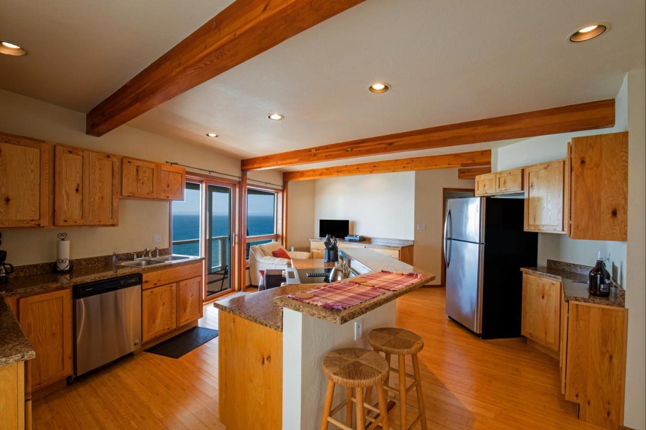 Amazing Oceanview 2 Bedroom Oceanfront! By Oceanviewhottubs Shelter Cove, Ca Tesla Ev Station Exterior foto