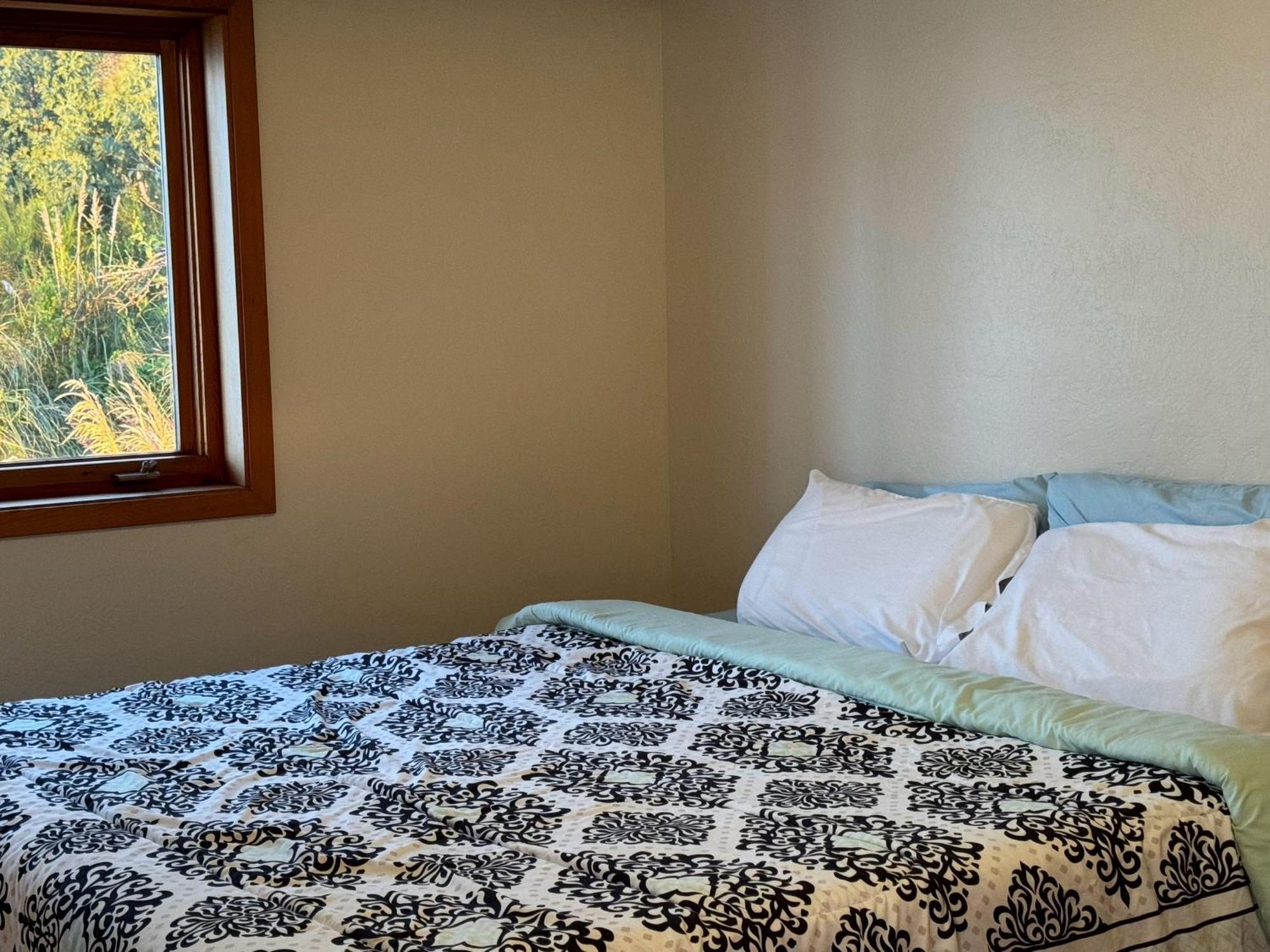 Amazing Oceanview 2 Bedroom Oceanfront! By Oceanviewhottubs Shelter Cove, Ca Tesla Ev Station Exterior foto